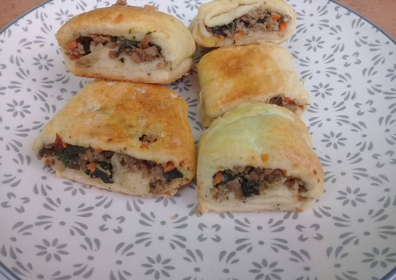 Pies with spinach & mince