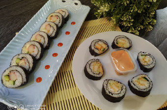 Cara Gampang Membuat Sushi Suka-Suka, Enak Banget