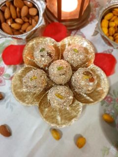 मखाना लड्डू(Makhana laddu recipe in Hindi) रेसिपी मुख्य फोटो
