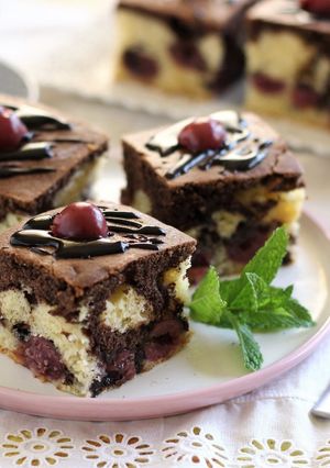 Kakaós - vaníliás meggyes süti recept fotója