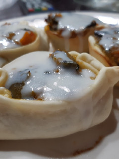 Una foto de • Canastitas de verdura 🥕🥬 Con salsa blanca de Anto •