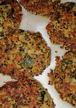 Una foto de Croquetas de quinoa y atún