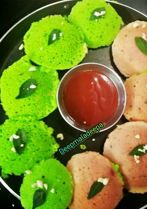 A picture of Spongy Rava idli.