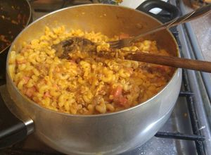 Una foto de Macarrones con carne! Buenazo