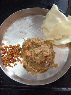 பிஸிபேளாபாத் (Bisi bele bath recipe in tamil) செய்முறை முக்கிய புகைப்படம்