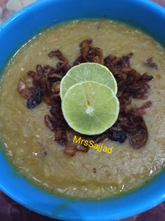 A picture of Haleem.