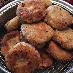 A picture of Japanese Potato Korokke (croquet).