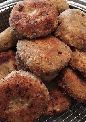 A picture of Japanese Potato Korokke (croquet).