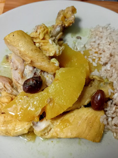Una foto de 🐔Pollo al curry con piña🍍