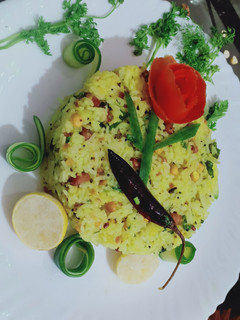 લેમન રાઈસ (Lemon Rice Recipe In Gujarati) રેસીપી મુખ્ય ફોટો