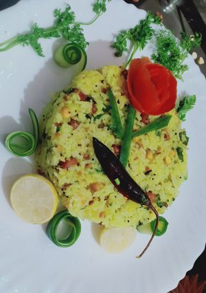 લેમન રાઈસ (Lemon Rice Recipe In Gujarati) રેસીપી મુખ્ય ફોટો