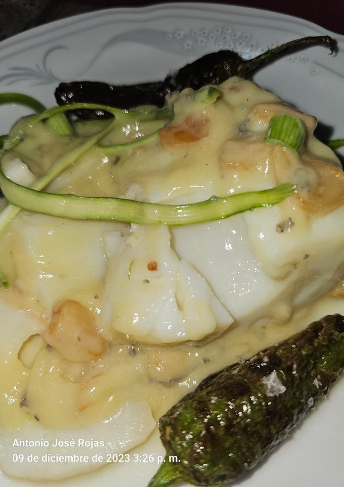 Una foto de Bacalao al pil pil con diferentes texturas