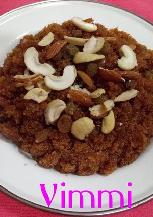 A picture of Caramelized suji /rava halwa.