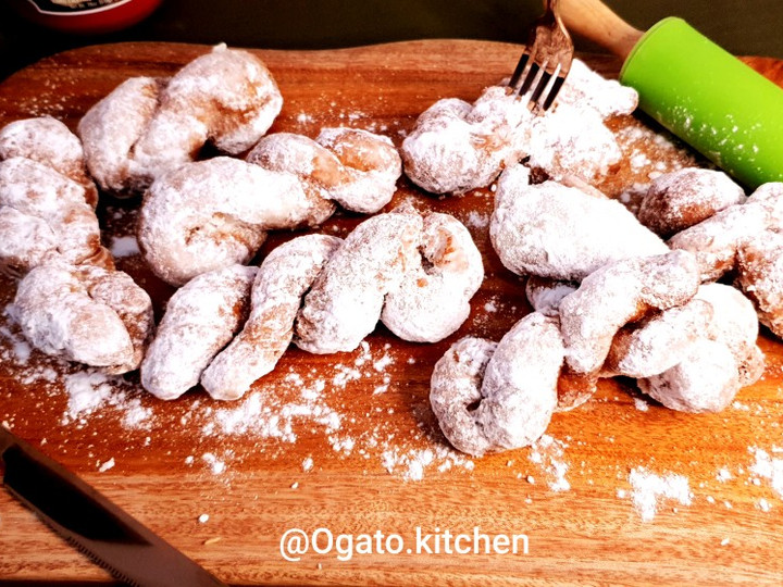 Cara Gampang Menyiapkan 13. Donat kepang | Donat Korea Ala Ogato Kitchen, Lezat