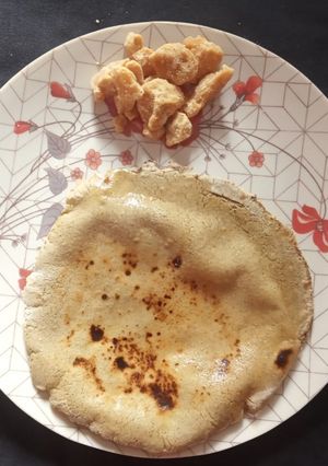રોટલા (Rotla Recipe In Gujarati) રેસીપી મુખ્ય ફોટો