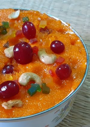 ரவை கேசரி (ravai kesari recipe in Tamil) செய்முறை முக்கிய புகைப்படம்
