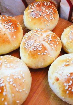 A picture of Chicken buns.