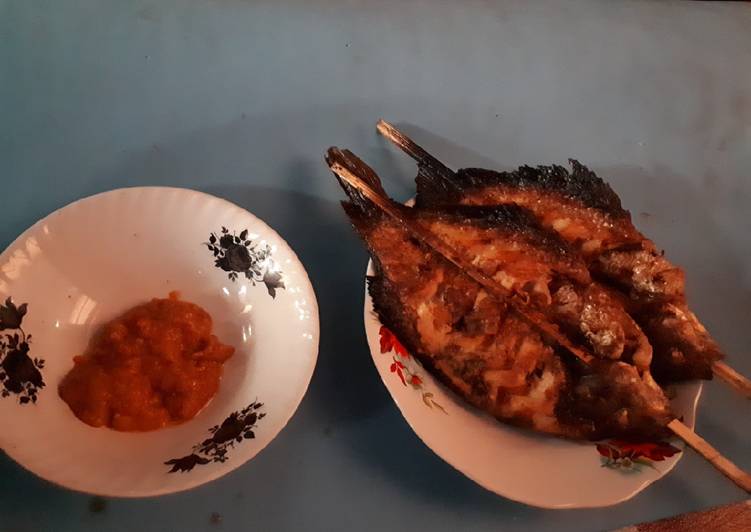 Proses meracik Ikan gurami panggang yang Bisa Manjain Lidah