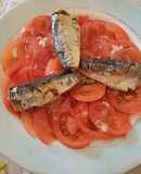 Ensalada de Carpaccio de tomates y sardinas en conserva
