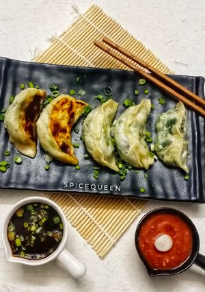 A picture of Pot Stickers.