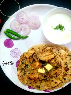 अमृतसरी आलू कुलचा (Amritsari aloo Kulcha recipe in Hindi) रेसिपी मुख्य फोटो