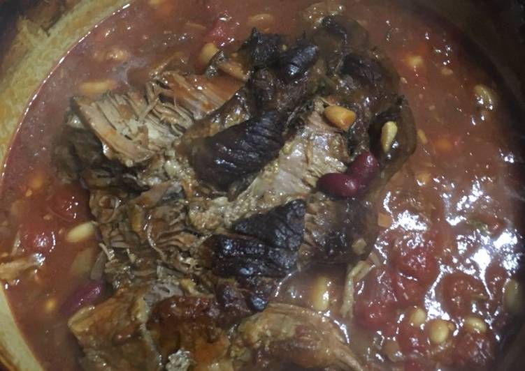 Slow roasted brisket with beans Slow roasted brisket with beans