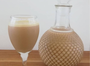 Una foto de Cola de mono con leche condensada
