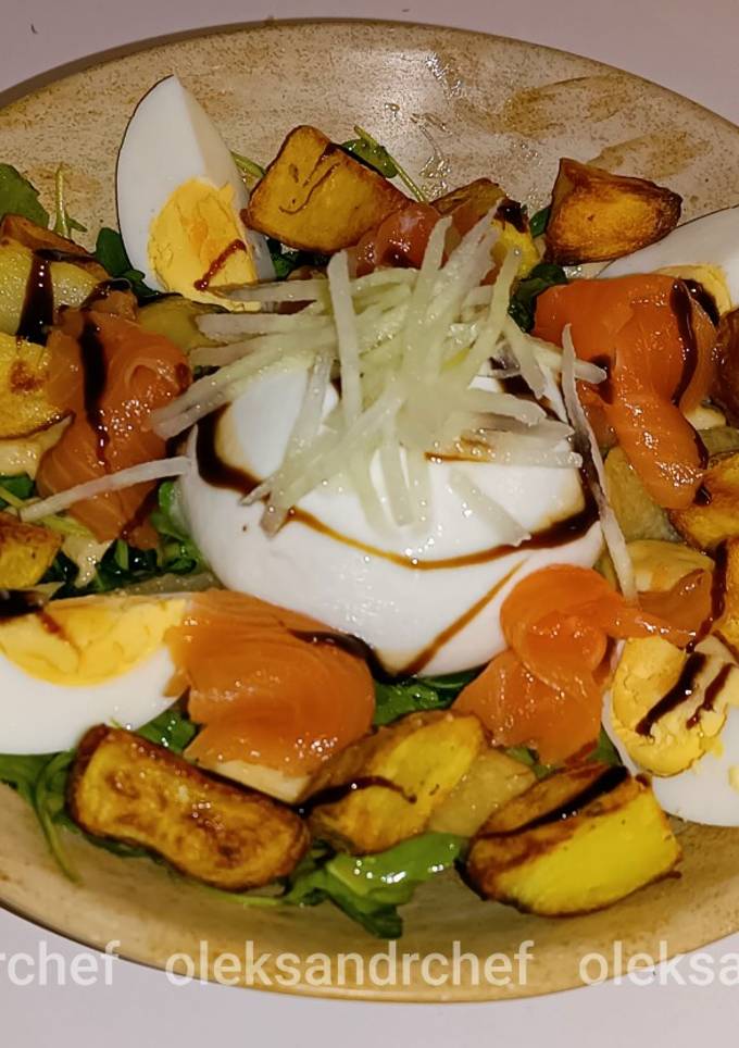 Салат з бурратою🧀 та червоною рибою /Salad with burrata and red fish