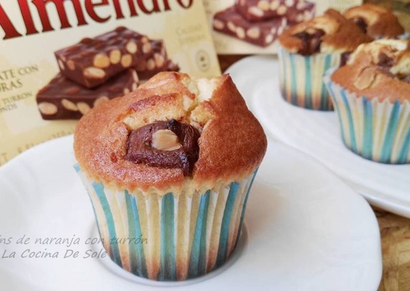 Muffins de naranja con turrón