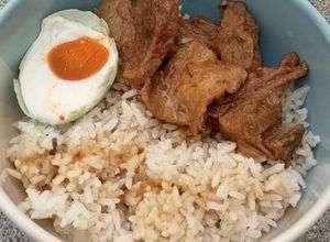 Foto resep Rice Bowl: Beef Stew (Semur Daging)
