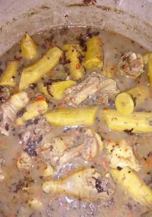 A picture of Plantain pepper soup with chicken.