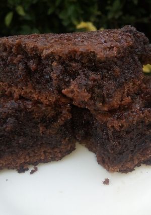 Una foto de Brownie con cacao en olla essen, súper húmedo