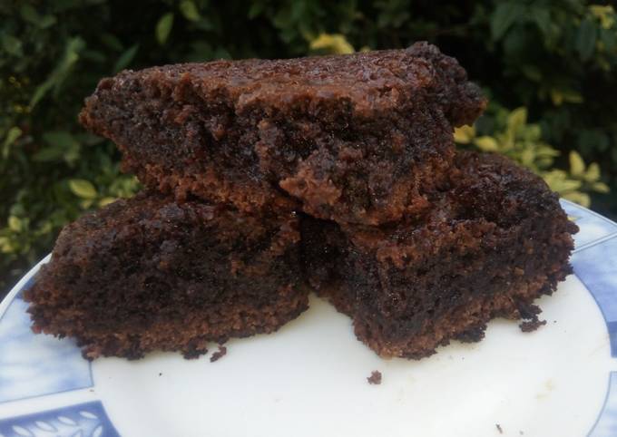 Brownie con cacao en olla essen, súper húmedo Receta de Vanina Córdoba-  Cookpad