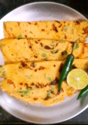 A picture of Besan ka chilla.