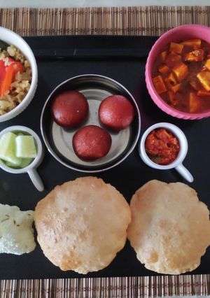 A picture of Puri-Paneer Angara 😋.