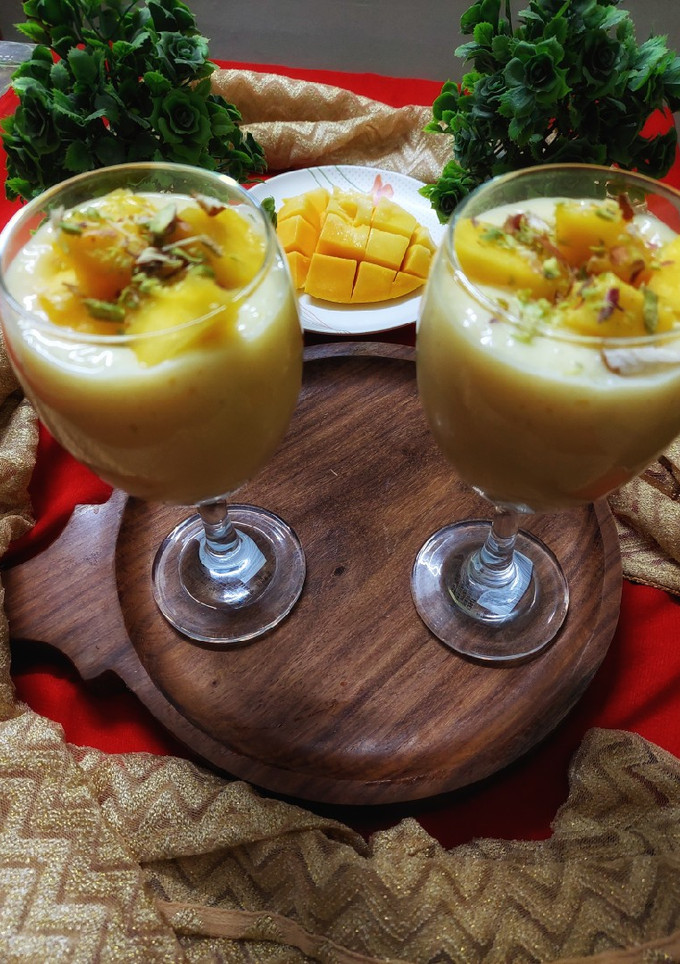 मैंगो शेक (mango shake recipe in Hindi) रेसिपी मुख्य फोटो
