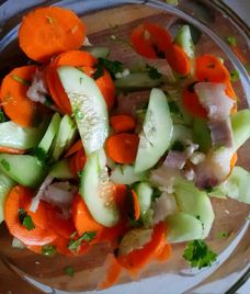 nộm dưa chuột cà rốt