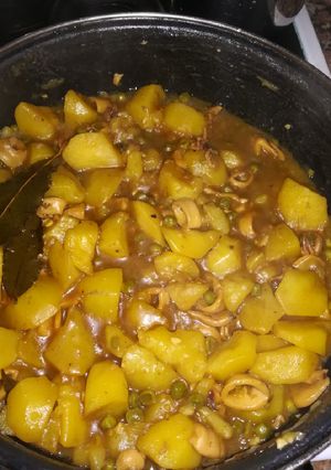 Una foto de Patatas estofadas con calamar