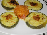 Zapallitos rellenos con salsa blanca