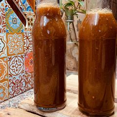 A picture of Imli aur khajoor ki chutney.