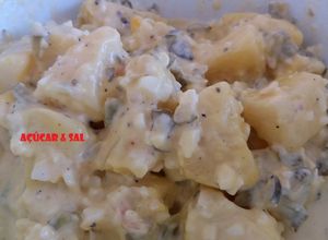 Foto de Salada de Batata com Pickles e Ovo Cozido
