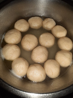 रसगुल्ला (rasgulla recipe in Hindi) रेसिपी मुख्य फोटो
