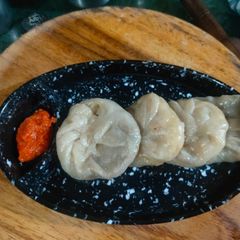 A picture of Steam momos.
