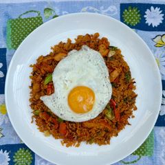 A picture of Chicken tikka fried rice.