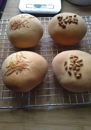 Une photo de Buns farcie (tomate ou béchamel)