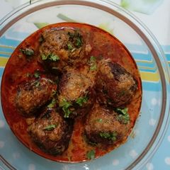 A picture of Vegetable kofta curry.