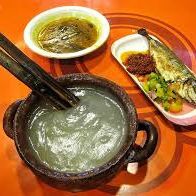 A picture of Ambuyat (sago starch dish) (Brunei).