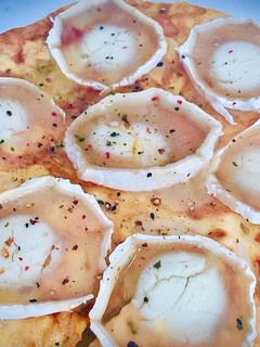 Una foto de Tortilla de pollo con queso de Cabra