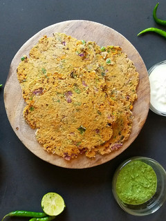 A picture of Oats veggies roti.