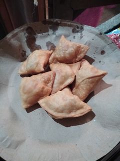 मटर लौकी समोसा (Matar lauki samosa recipe in hindi) रेसिपी मुख्य फोटो